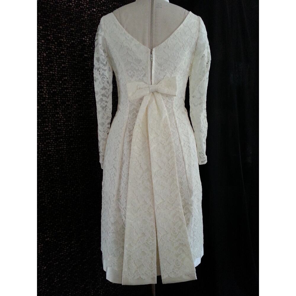 LORRIE DEB Creamy White Vintage Bridal Dress Sz 9 Long Sleeve Lace Wedding Dress - Picture 2 of 11